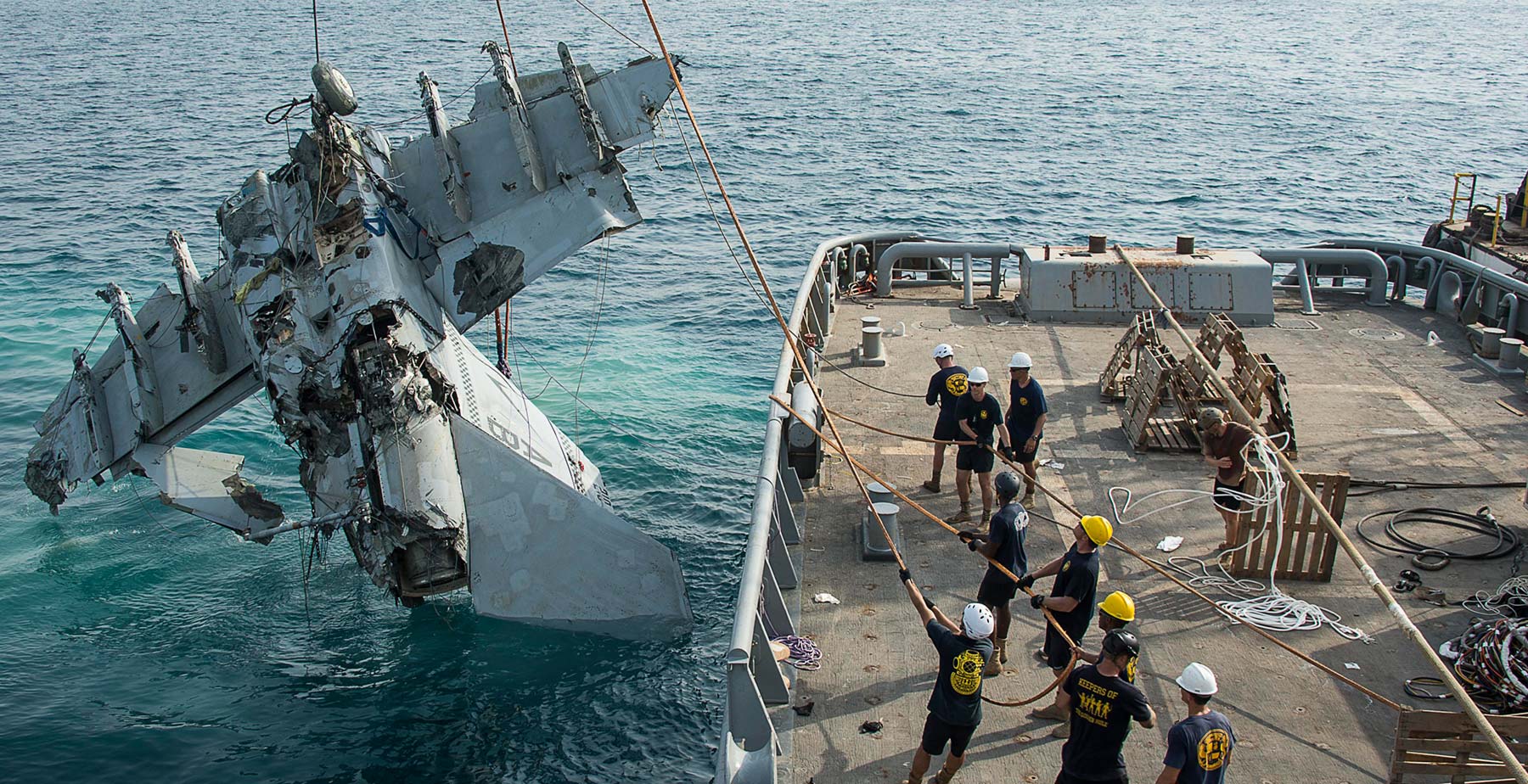 Salvaging the jet – the race to recover the ditched F-35 from the seabed |  Navy Lookout