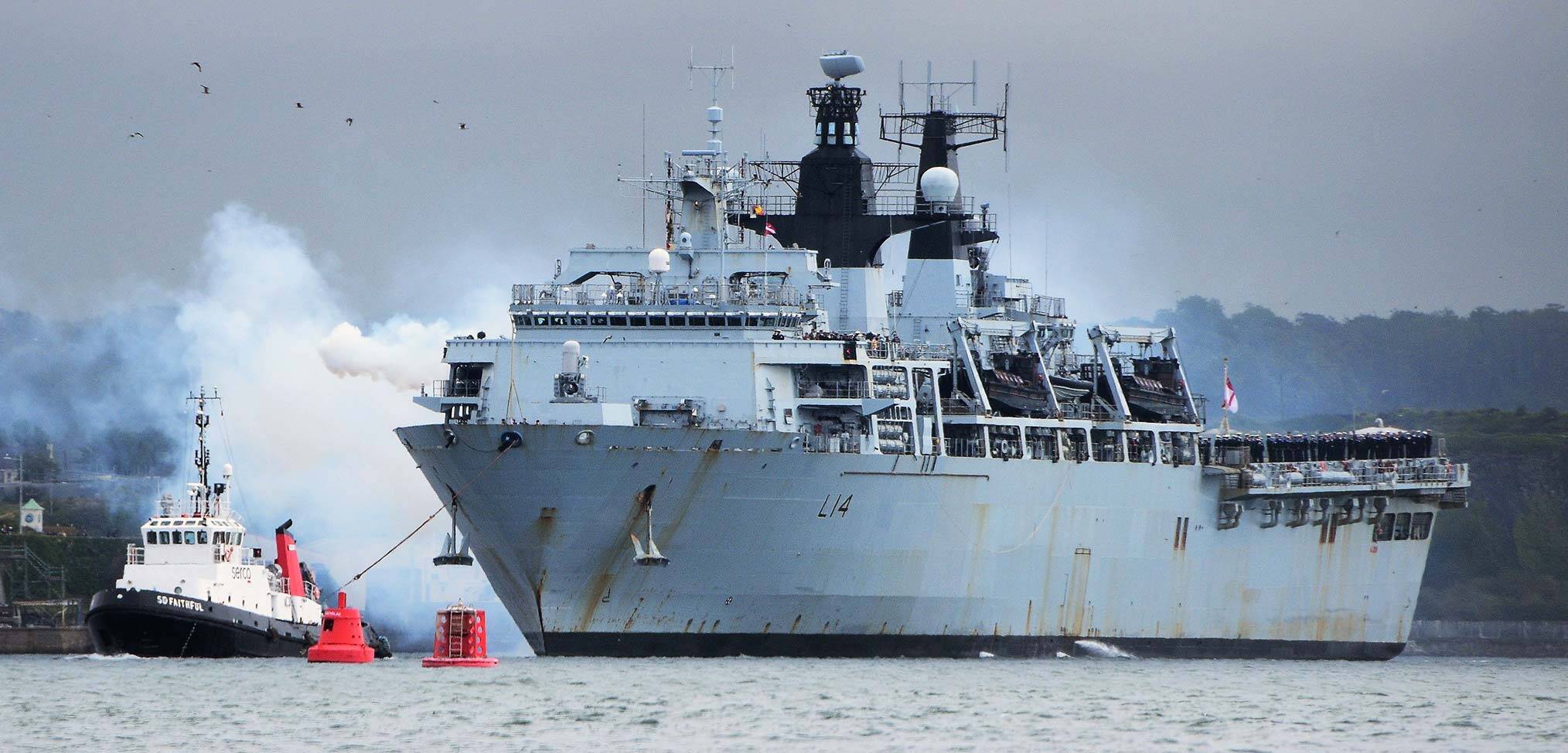 Royal Navy LPD capability gapped as HMS Albion bows out before HMS Bulwark is available